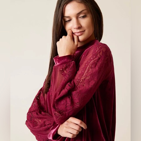 Free Peoplee Rasberry Velvet Crochet Eyelash Lace Mesh Balloon Sleeve Blouse - Picture 5 of 10